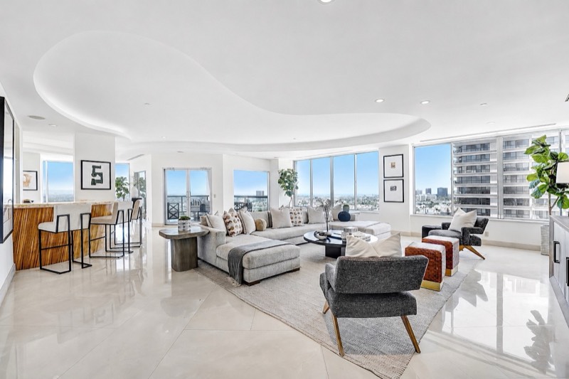 Ocean and city view from 10724 Wilshire Boulevard 1607, Park Wilshire — photo 2 of 9