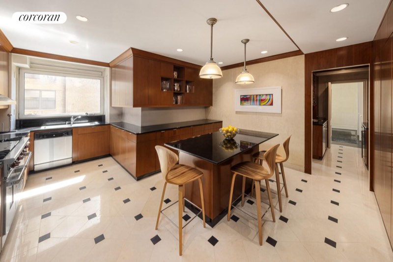Windowed eat-in kitchen at 1095 Park Avenue 15D, Carnegie Hill — photo 6 of 9