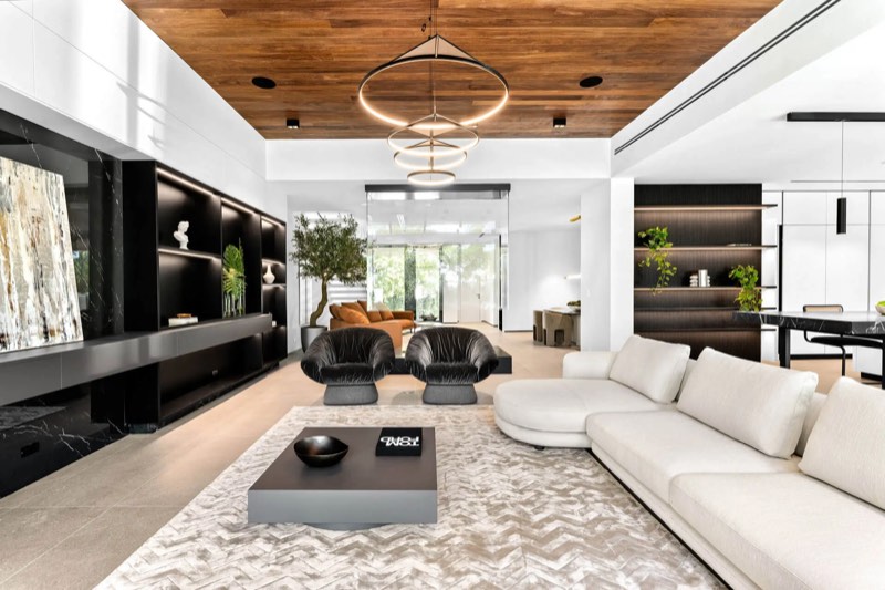 living wood ceiling at 1096 North Venetian Drive
