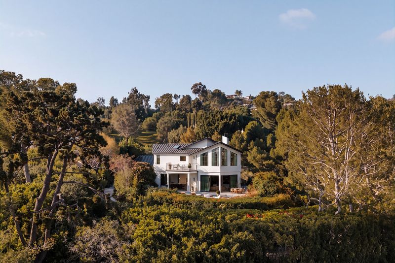 Aerial view of the house and grounds at 1122 La Altura Road, Beverly Hills — photo 7 of 7