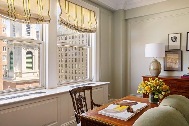 Window seat nook at 1130 Park Avenue 91, Carnegie Hill — photo 7 of 11