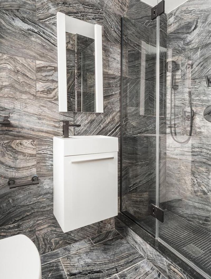 Marble shower bath at 1200 Fifth Avenue 15A, Carnegie Hill — photo 8 of 13