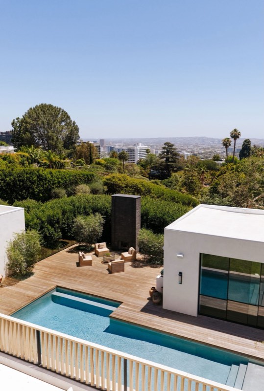 1307 North Doheny Drive