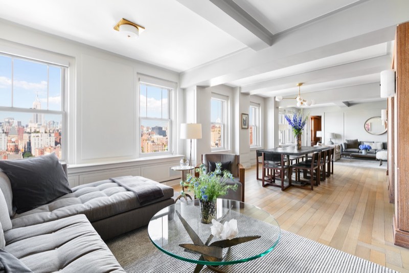 interior at 136 Waverly Place 17BC