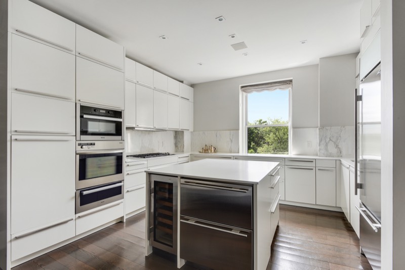 House-sized eat-in kitchen at 137 Riverside Drive 4BC, Upper West Side — photo 4 of 9