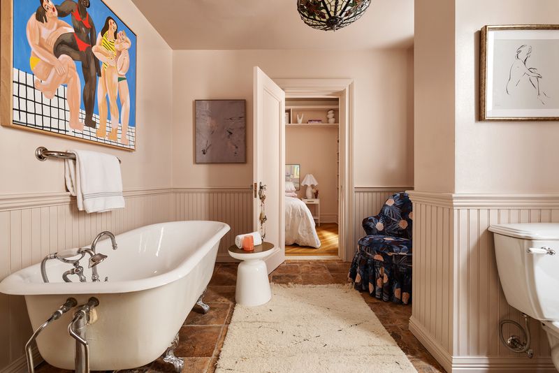 Windowed bath clawfoot tub at 15 Clark Street 4A, Brooklyn Heights — photo 7 of 9