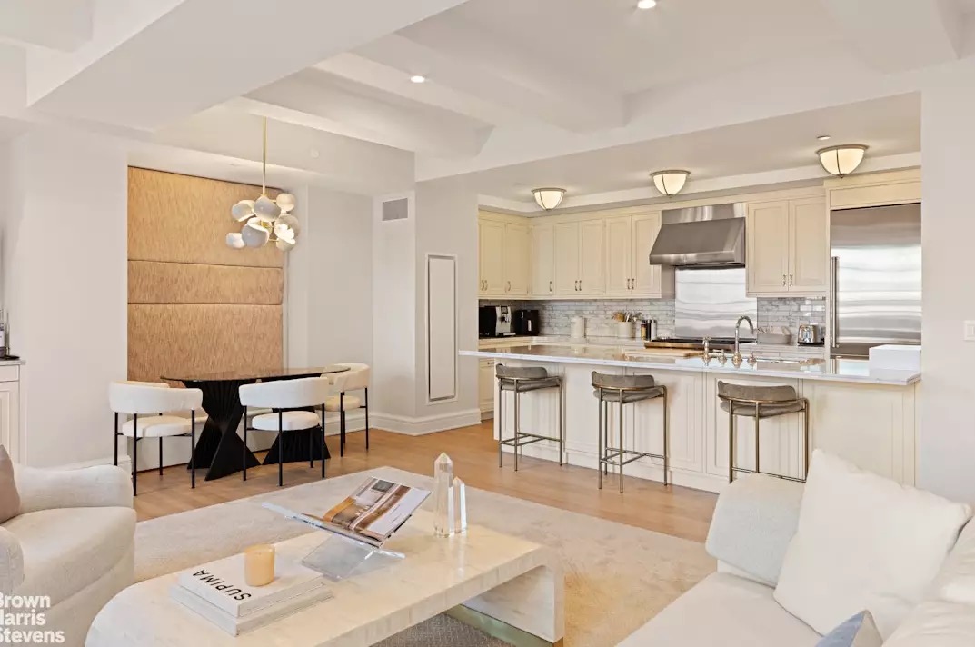living room at Greenwich Lane 76