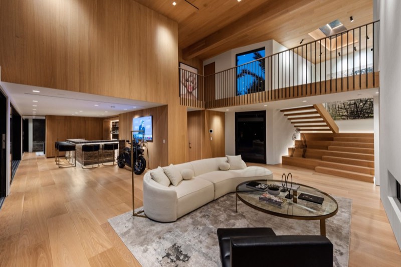 double-height living / bar at 1663 Summitridge Drive