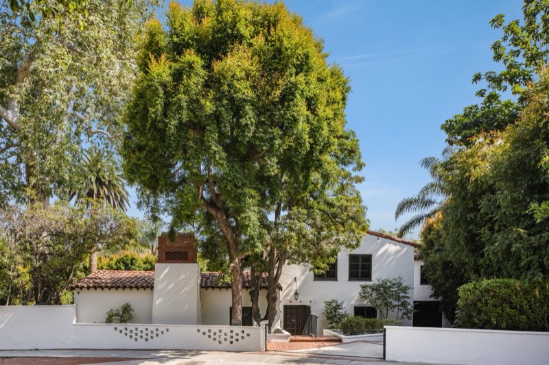 street elevation / white wall / tile roof