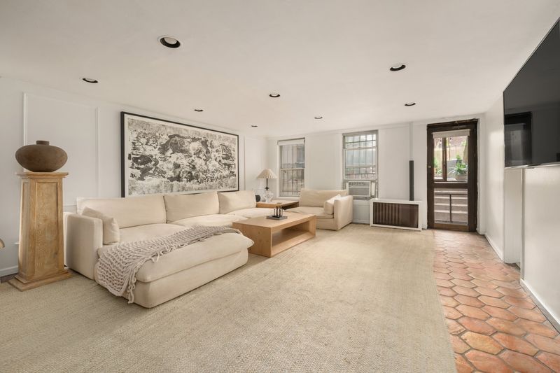 200 Sixth Avenue