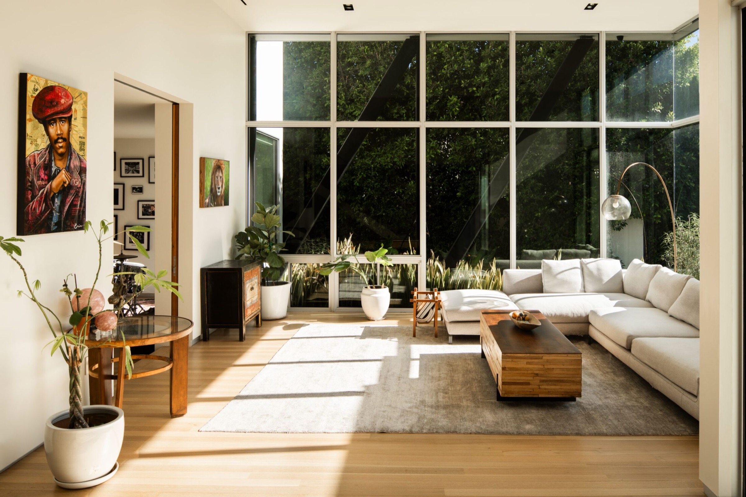 living room at 2008 Hercules Drive