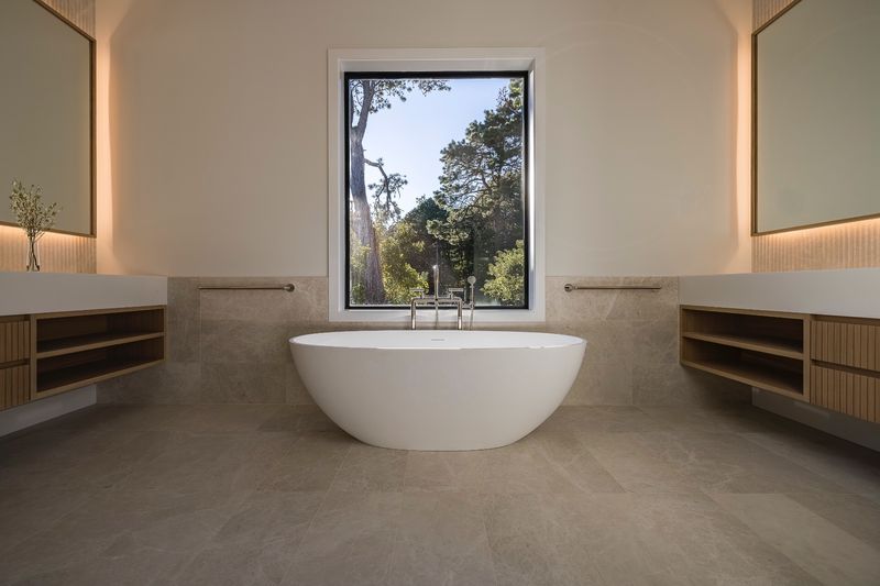 Primary bath at 204 Head of Pond Road, Water Mill — photo 6 of 10