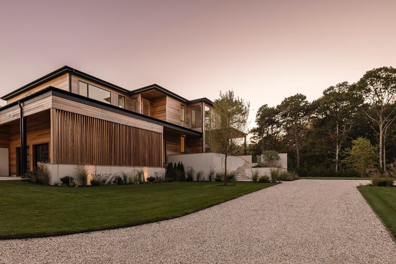 Front at dusk at 204 Head of Pond Road, Water Mill — photo 10 of 10