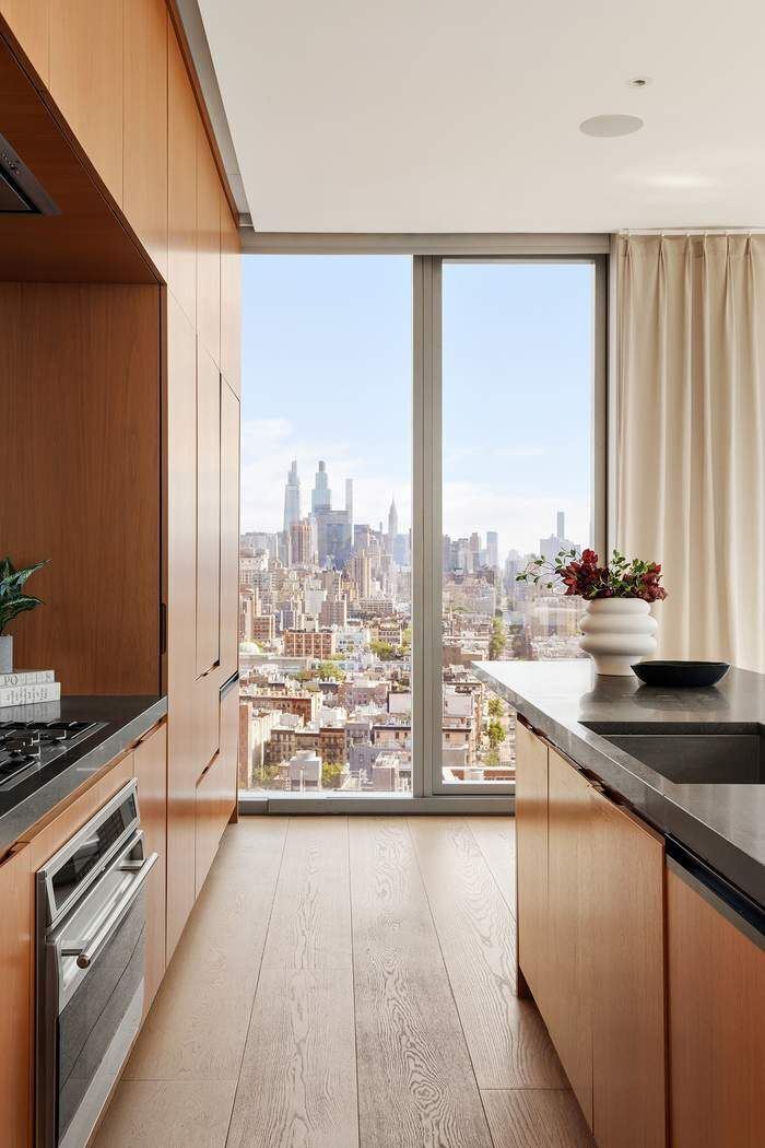 215 Chrystie Street, 28E