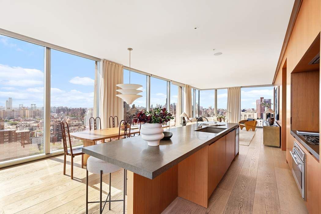 215 Chrystie Street, 28E