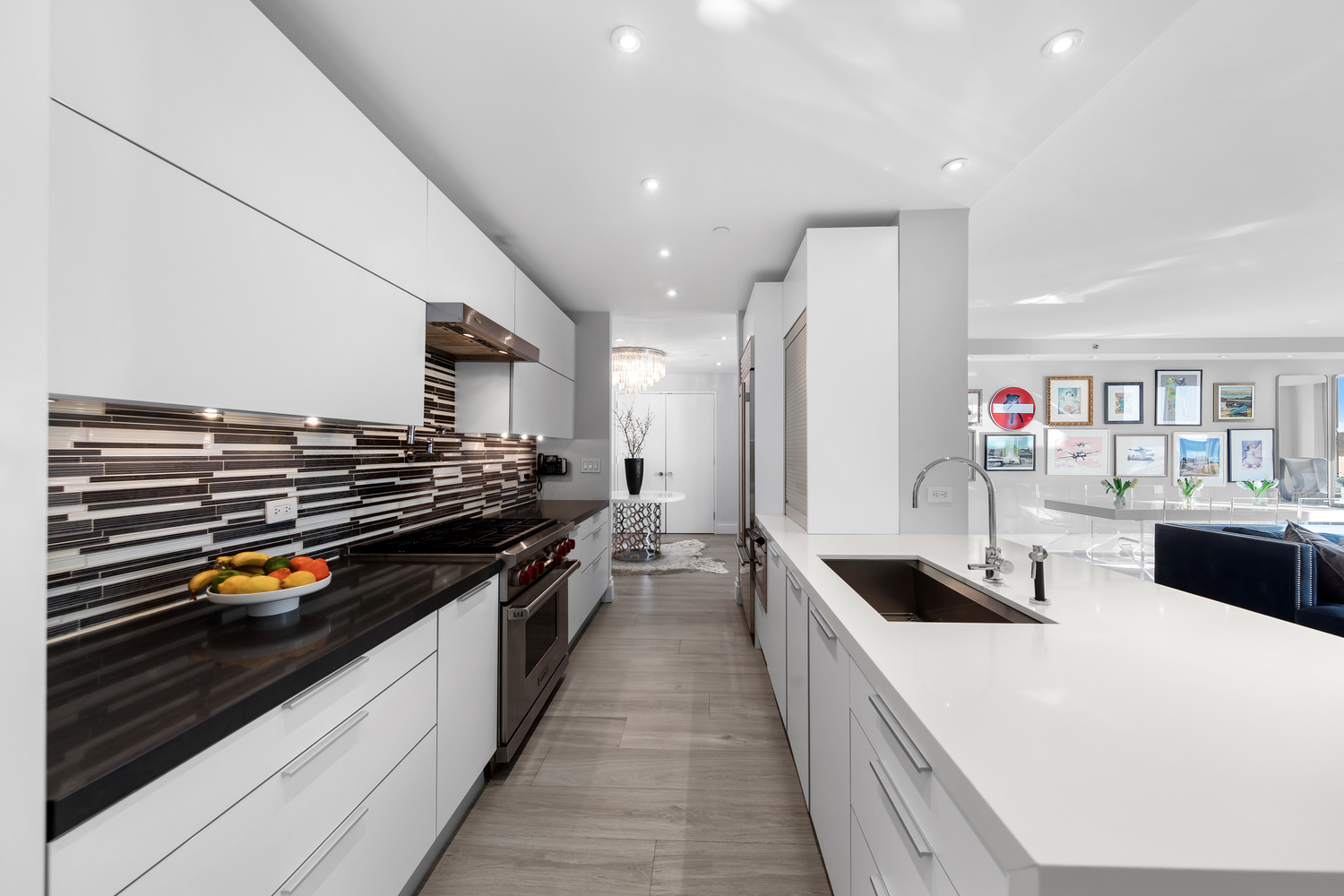 bath at 220 Riverside Boulevard 4H