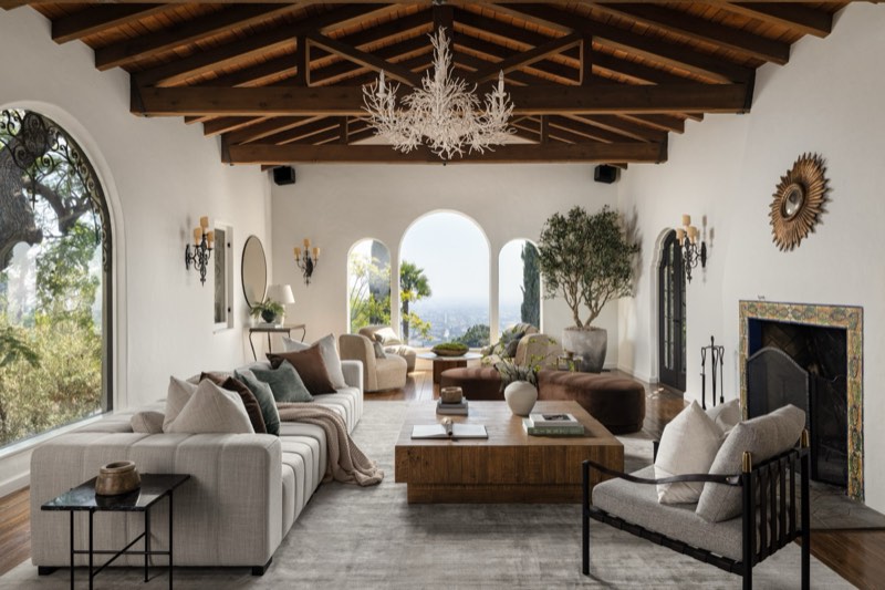 vaulted living at 2311 Alto Oak Drive