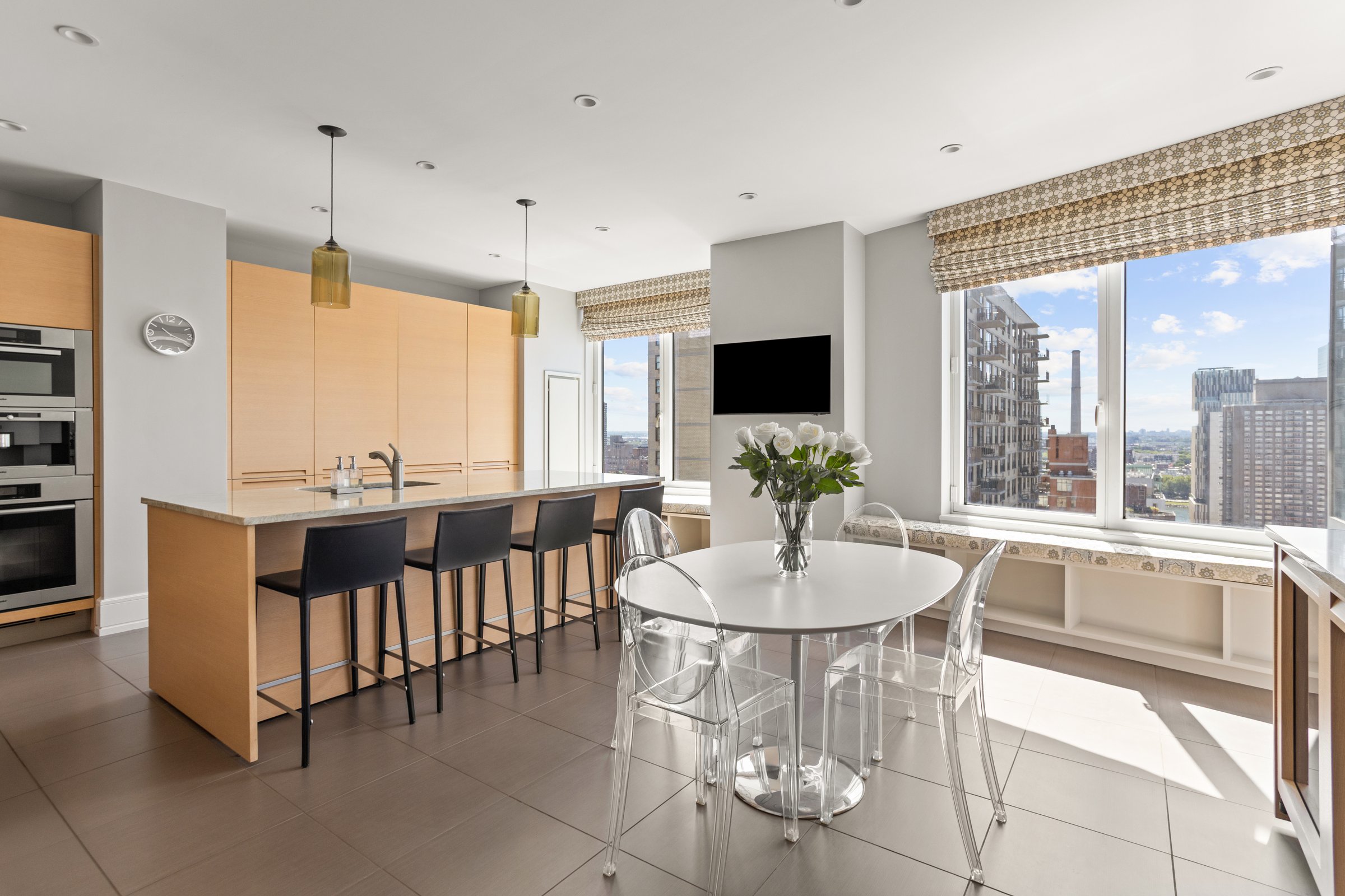 255 East 74th Street 25A