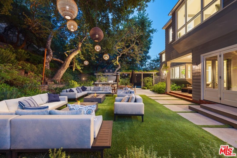 exterior of 2600 Mandeville Canyon Road Brentwood