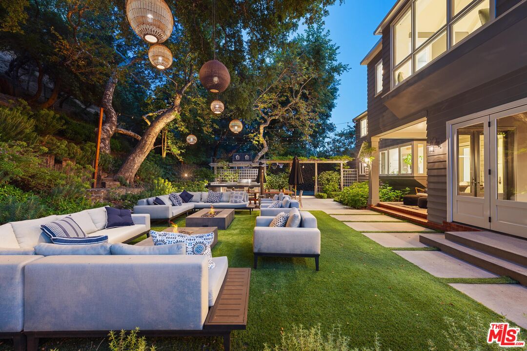 exterior of 2600 Mandeville Canyon Road Brentwood