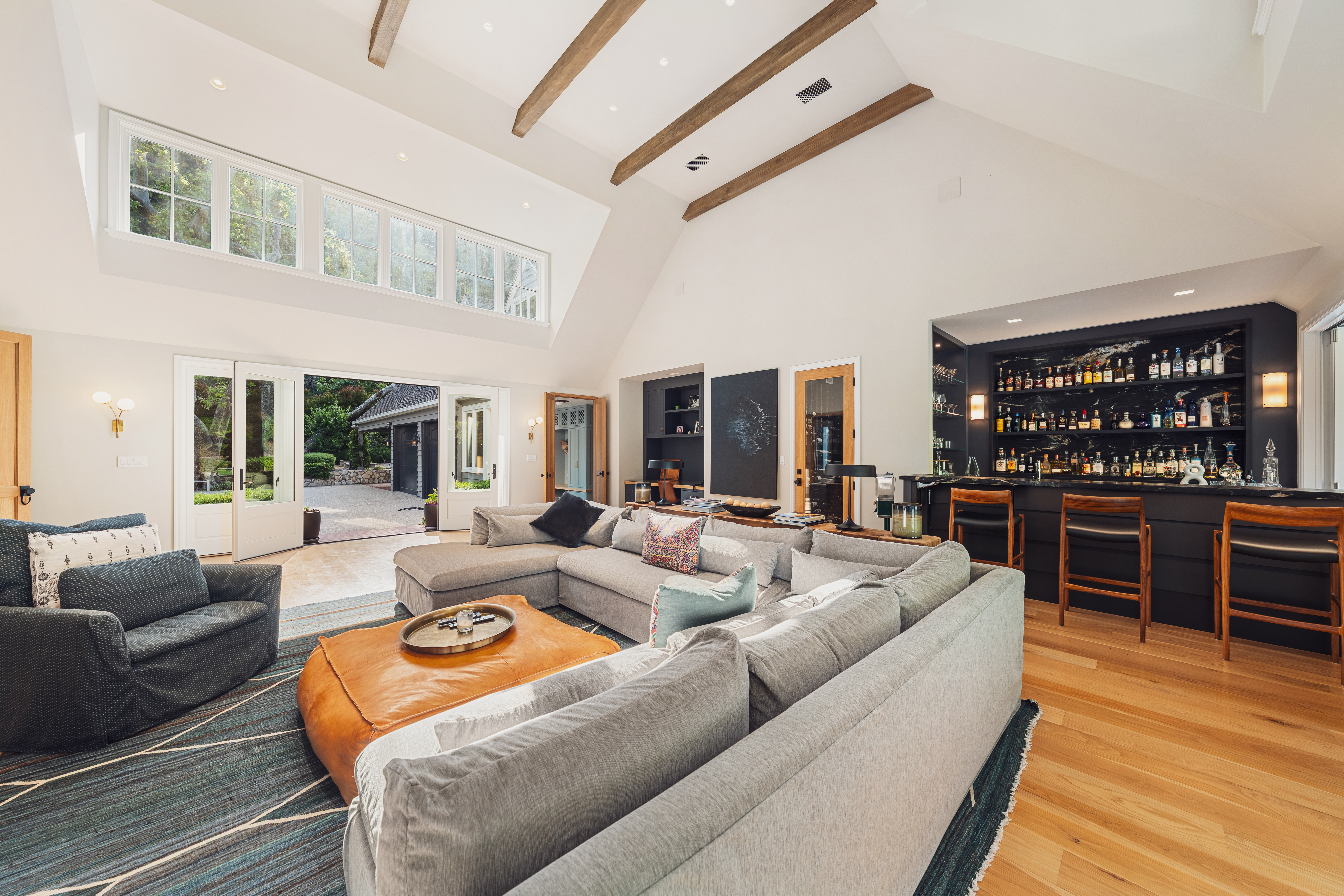 detail at 2600 Mandeville Canyon Road