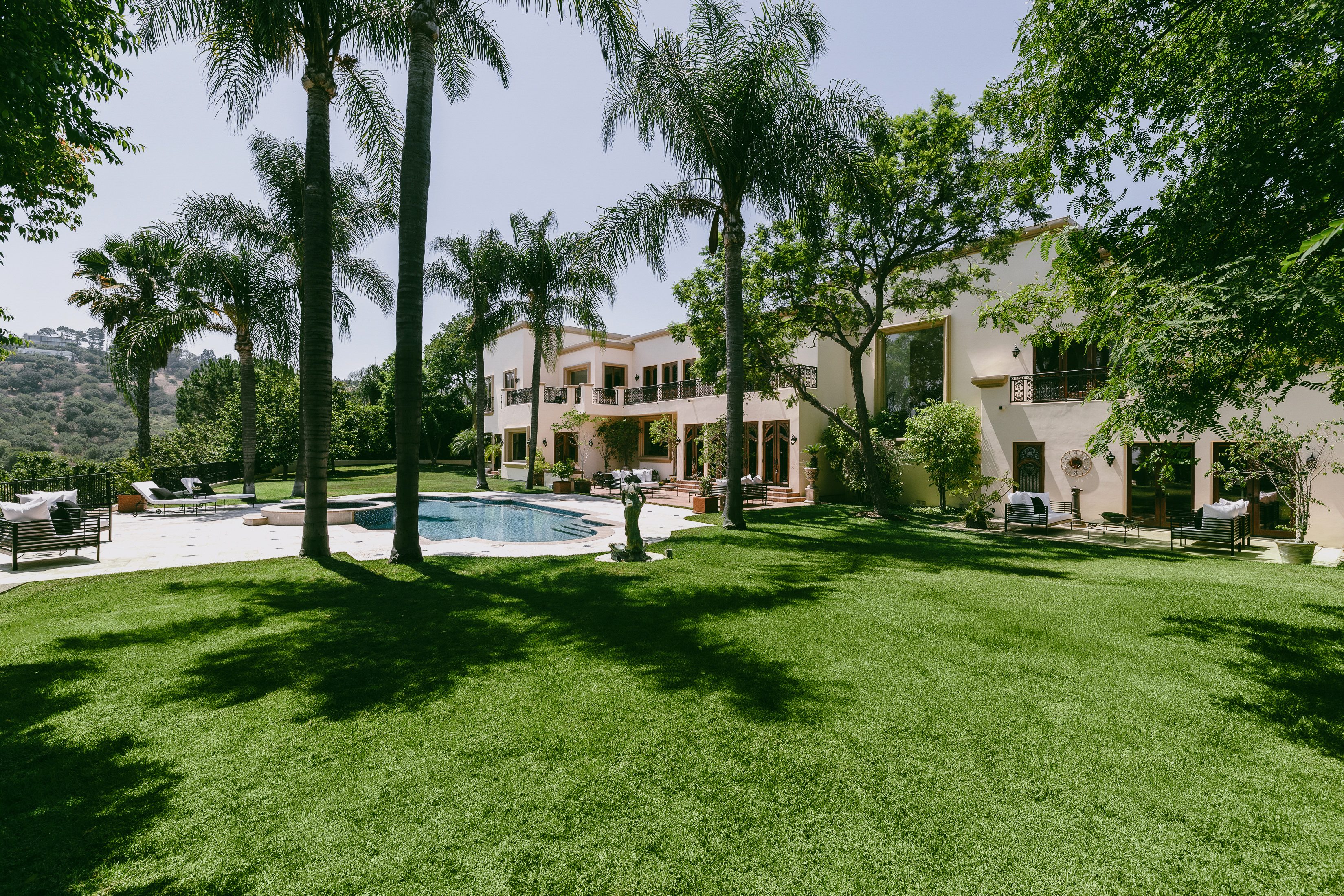 rear lawn and pool at 3364 Clerendon Road