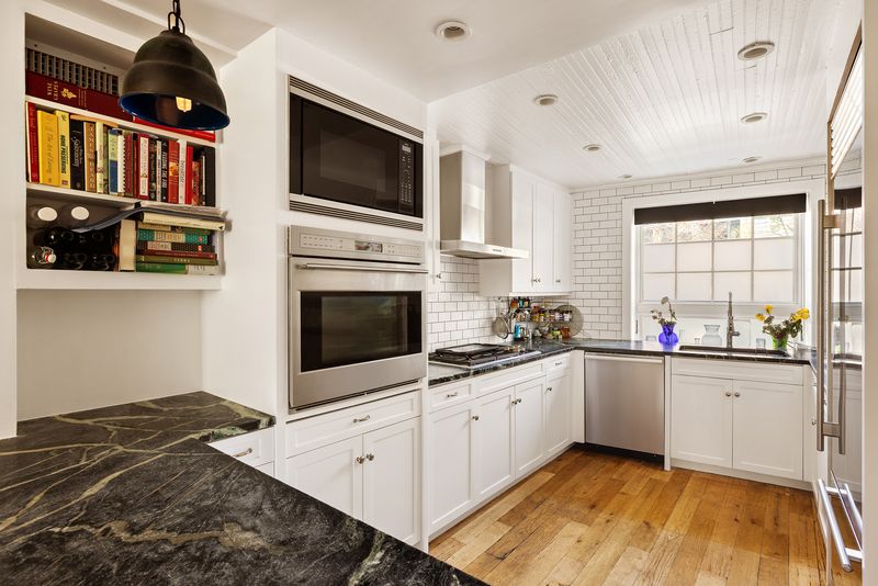 Kitchen at 338 Metropolitan Avenue, Williamsburg — photo 5 of 9