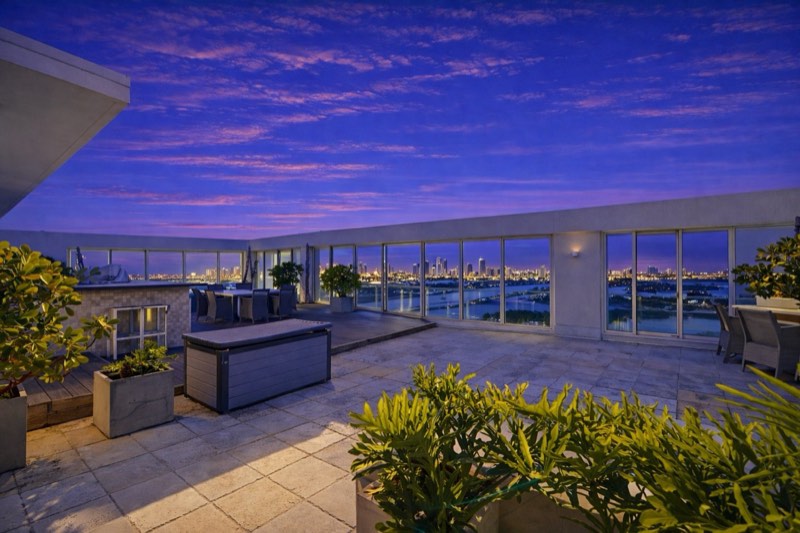 rooftop summer kitchen at ICON South Beach PH-1