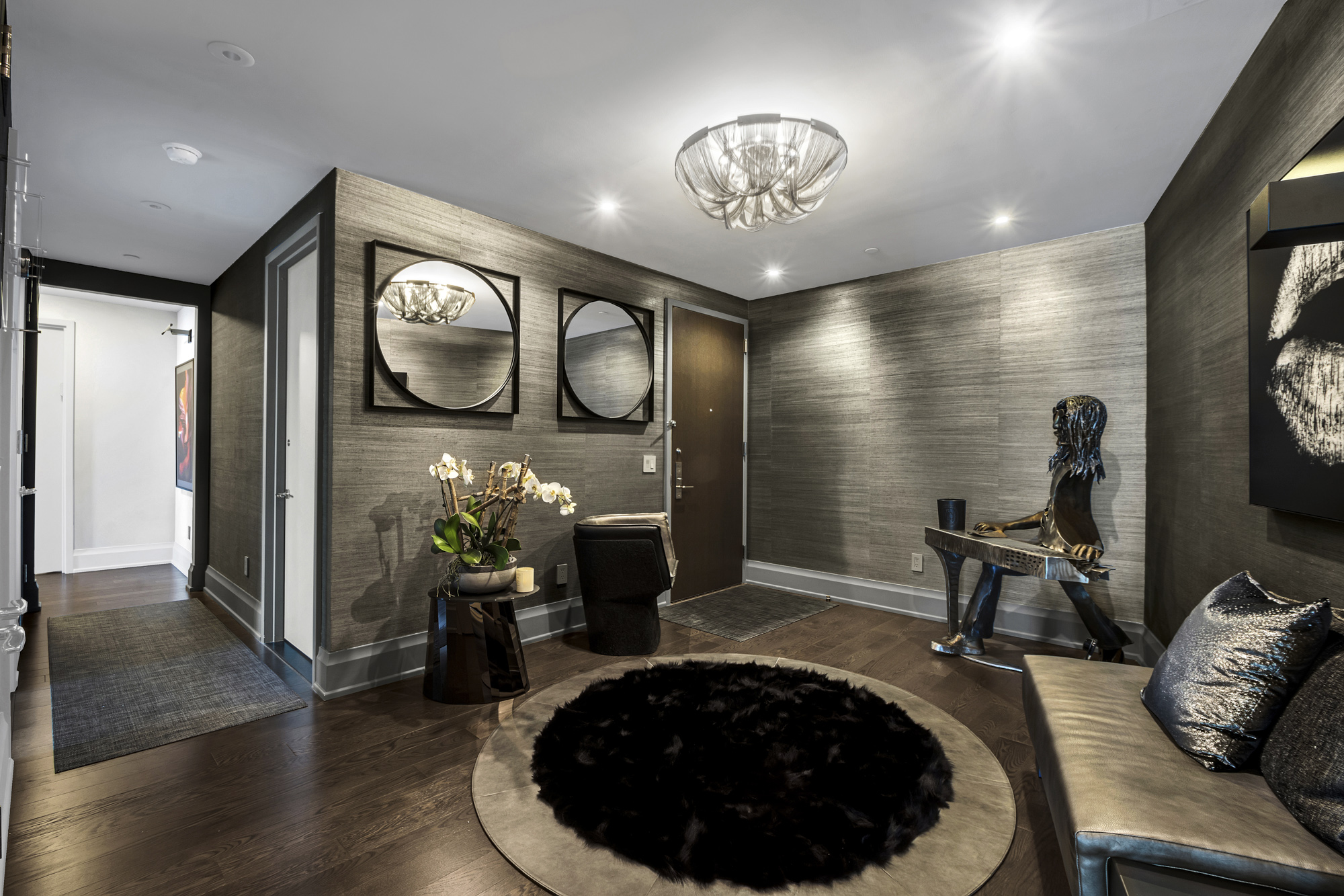 foyer at 50 Riverside Boulevard 10L