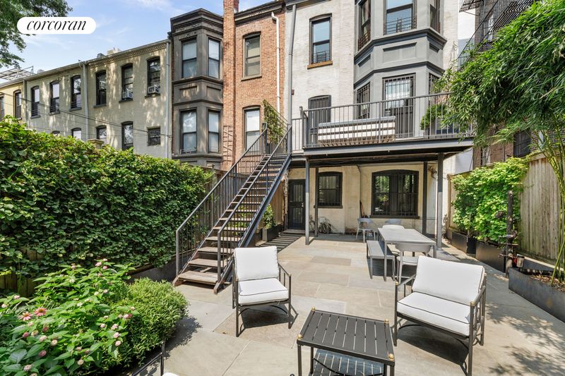 Garden lounge at 506 13th Street, Park Slope — photo 9 of 10