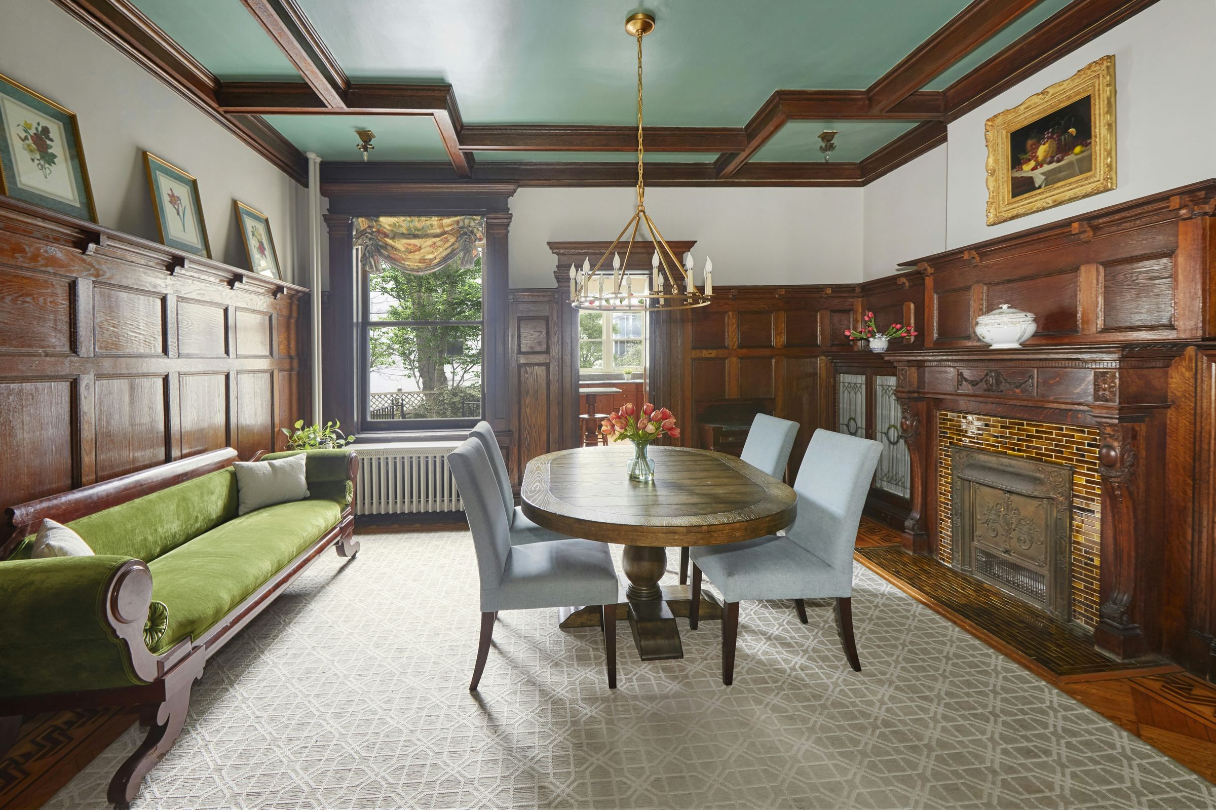 593 4th Street
