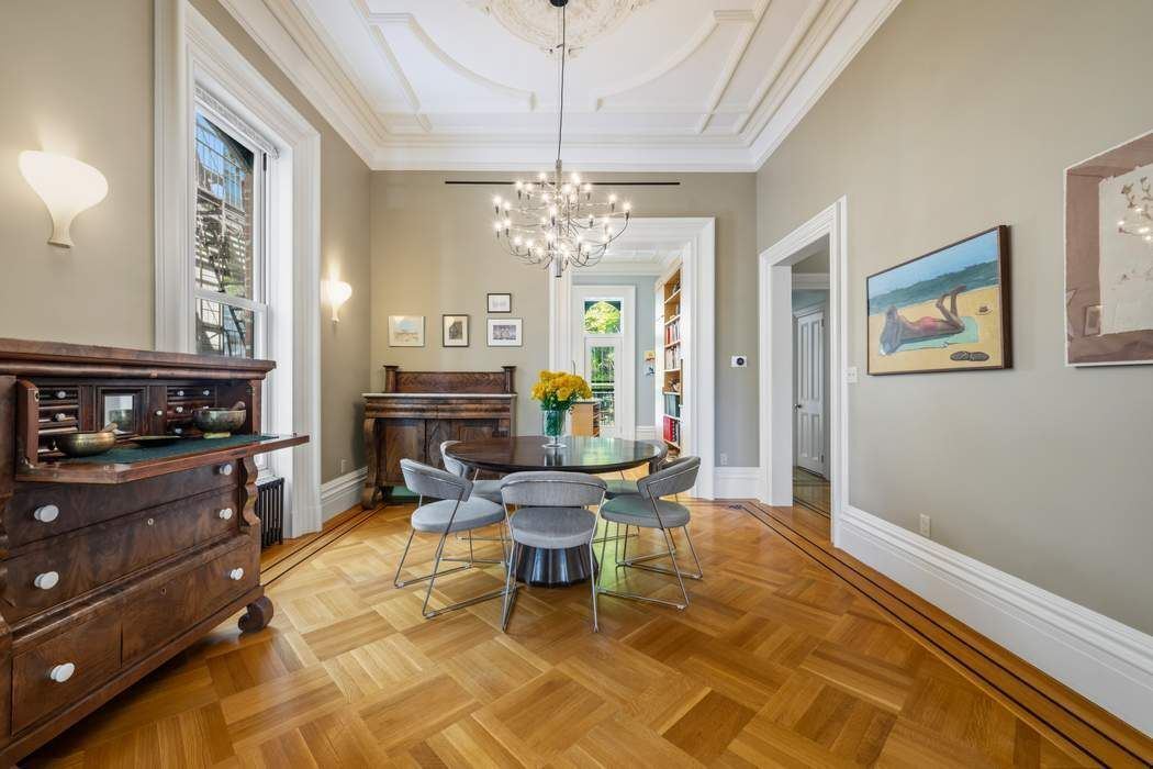 7 Saint Marks Avenue