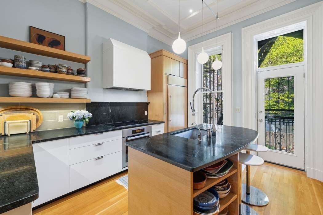 7 Saint Marks Avenue