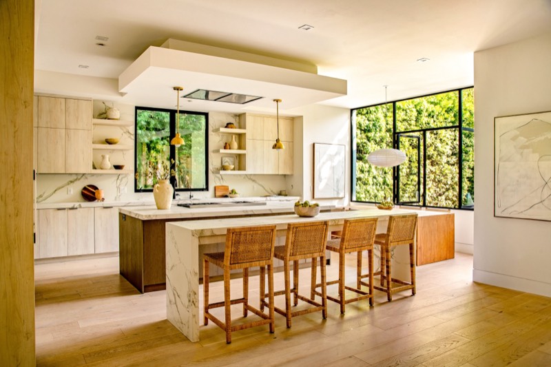 Dining room at 734 18th Street, Santa Monica — photo 3 of 10