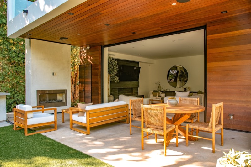 Primary suite at 734 18th Street, Santa Monica — photo 6 of 10