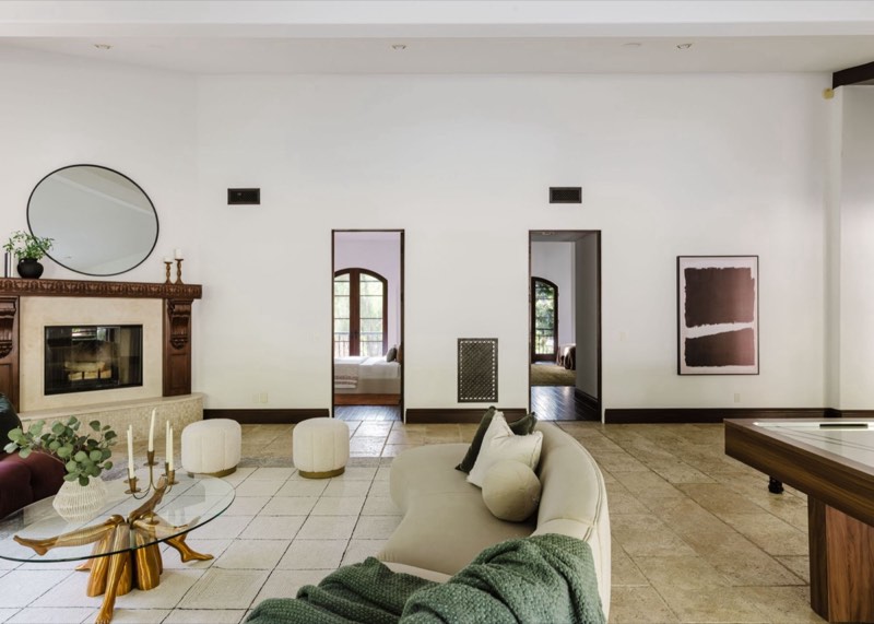 outdoor terrace at Villa-Villa